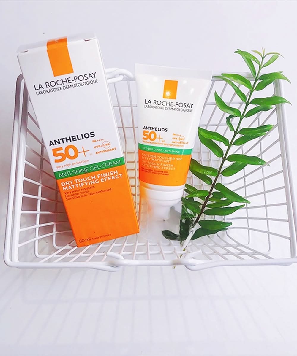 La Roche-Posay Anthelios UVMune 400 Oil Control Fluid (SPF50+)