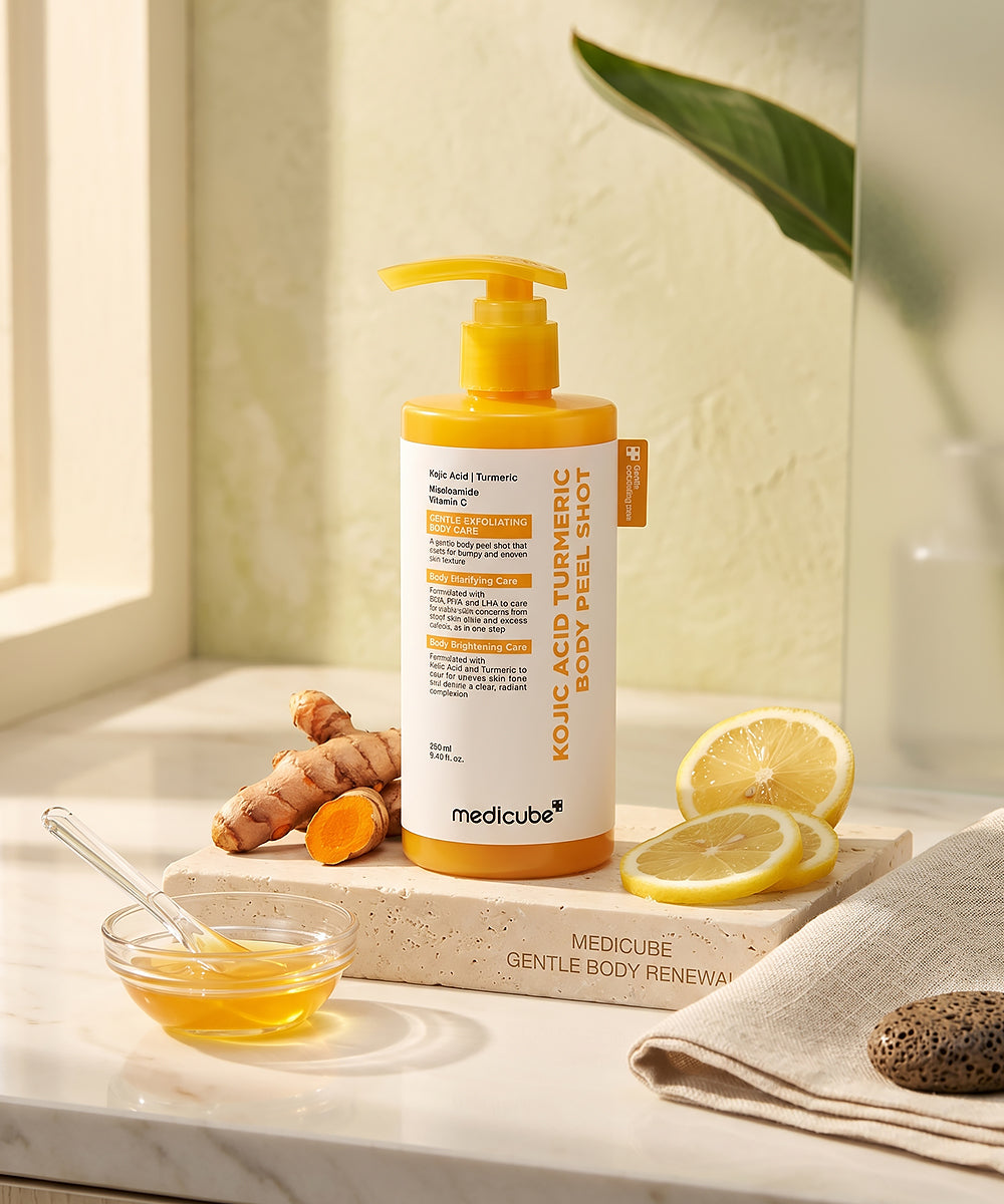 Macro texture shot of the body peeling solution being applied to the skin, highlighting its quick-absorbing and non-greasy consistency
