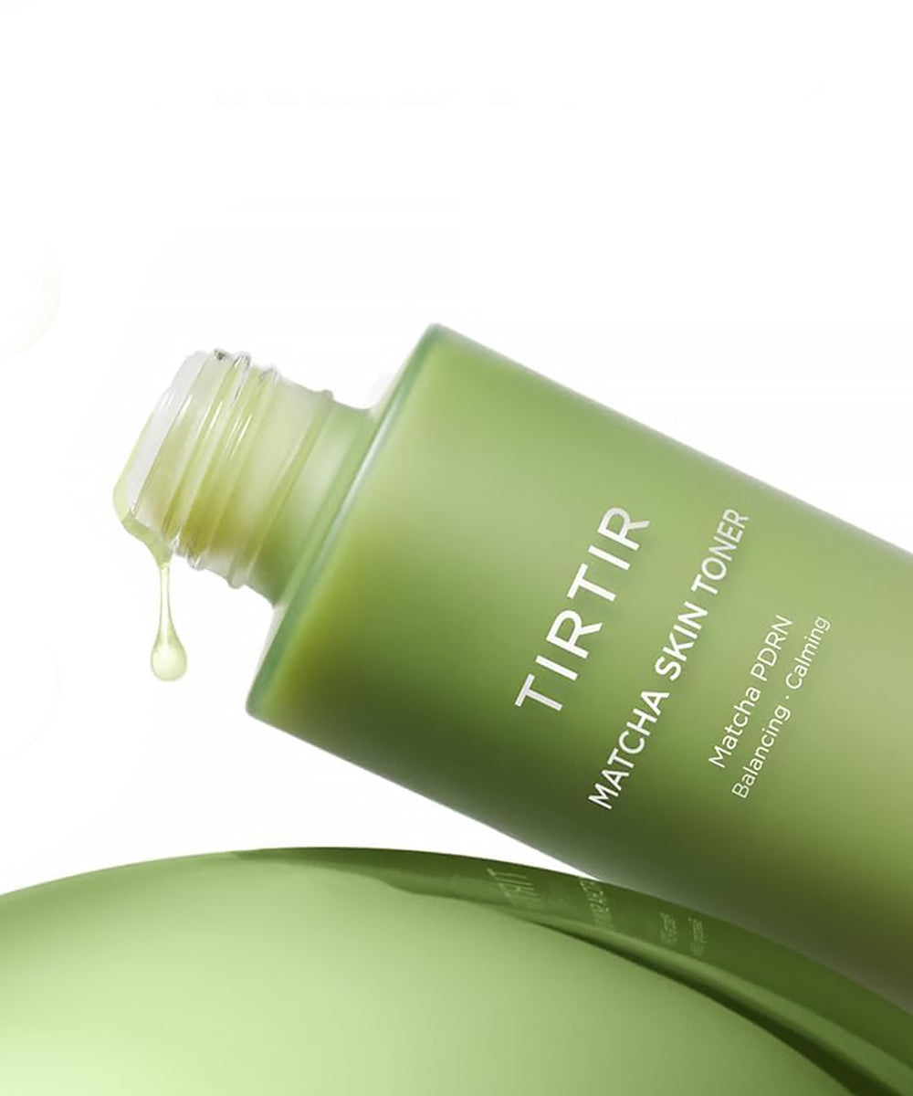 TIRTIR Matcha Skin Toner pouring liquid, lightweight soothing toner texture detail